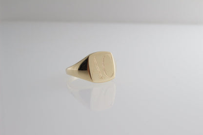 Classic Signet Ring - Gold | Mikkel Brøgger - Bon Ton goods