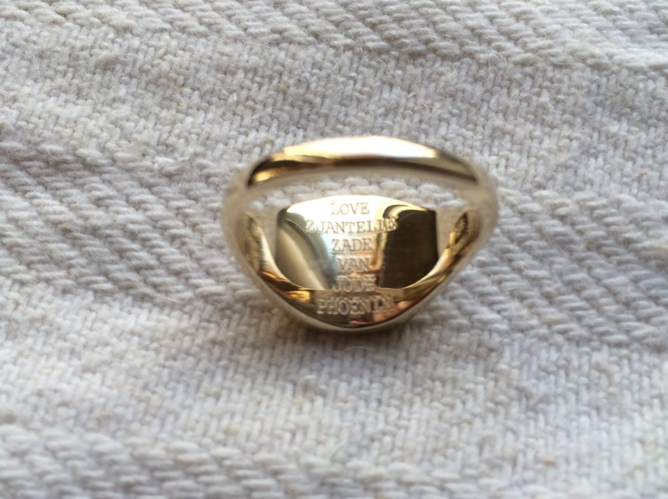 Classic Signet Ring - Gold | Mikkel Brøgger - Bon Ton goods