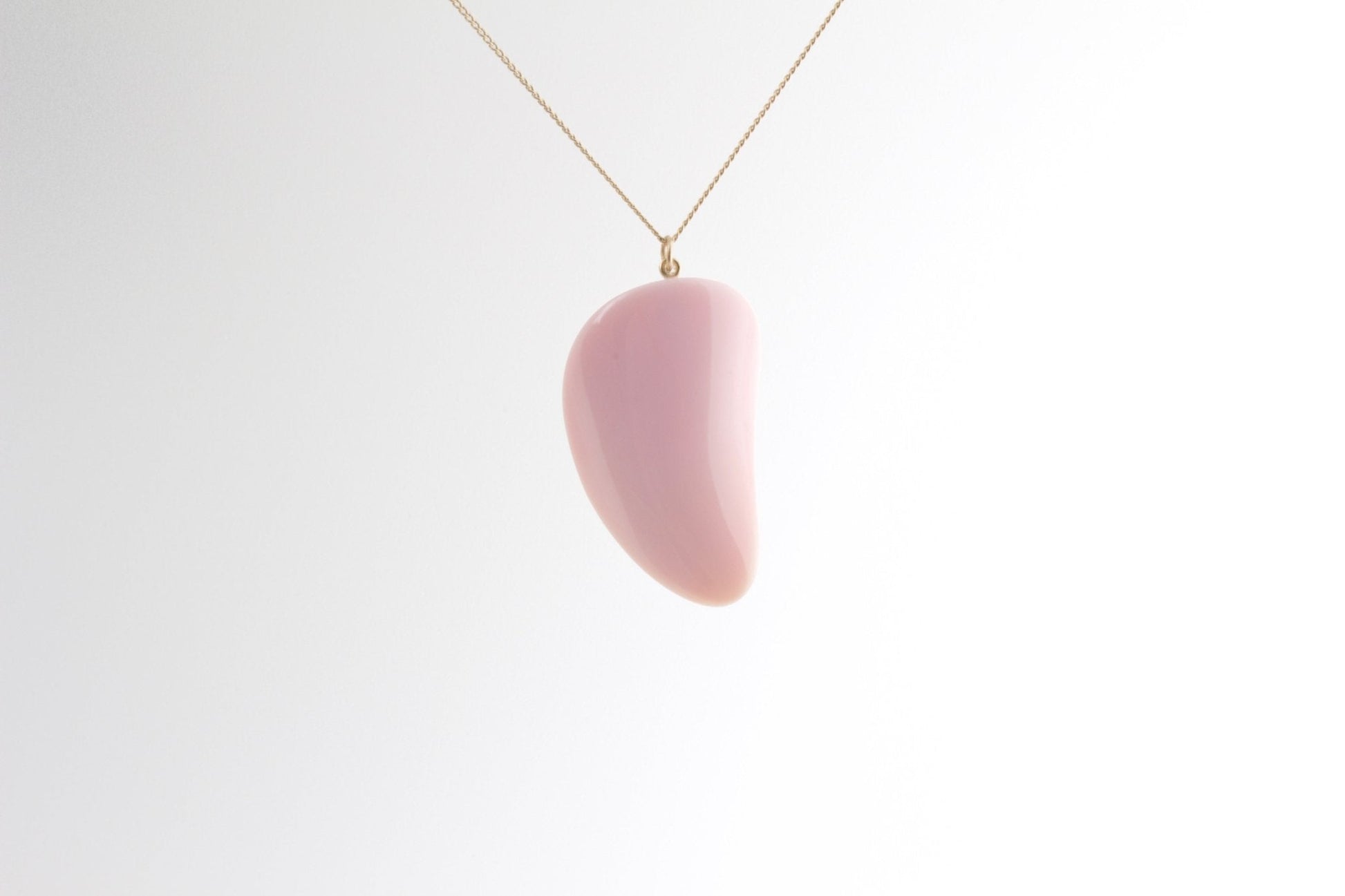 Conch Shell Pendant Necklace | Mikkel Brøgger - Bon Ton goods