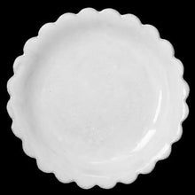 Load image into Gallery viewer, Daisy Dinner Plate - Small - Bon Ton goods
