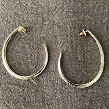 Load image into Gallery viewer, Earring Hoop II. - Bon Ton goods
