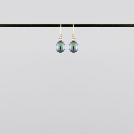 Freshwater Pearls Black - Bon Ton goods