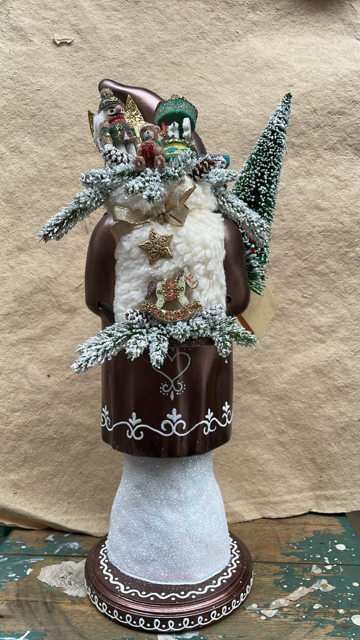Grand Metalic Copper Santa with Gingerbread Decoration & Packbag | Ino Schaller - Bon Ton goods