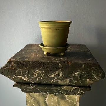 Green Unglazed Faaborg Pot | Handmade Erik Bendtsen Ceramics - Bon Ton goods