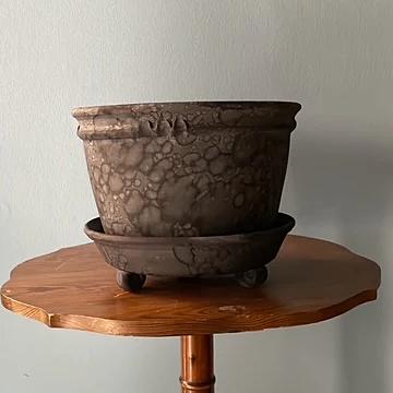 Grey Box Bum Pot | Handmade Erik Bendtsen Ceramics - Bon Ton goods