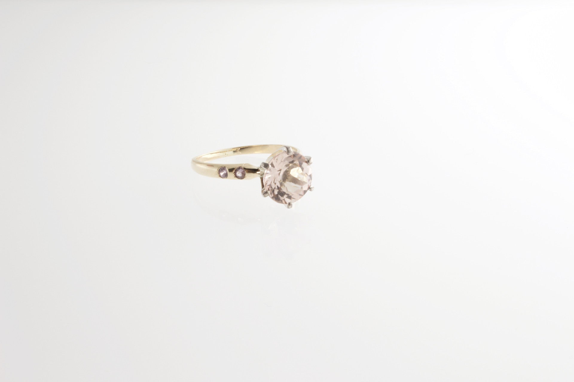 Honey Bee Ring, Morganite & Sapphire | Mikkel Brøgger - Bon Ton goods