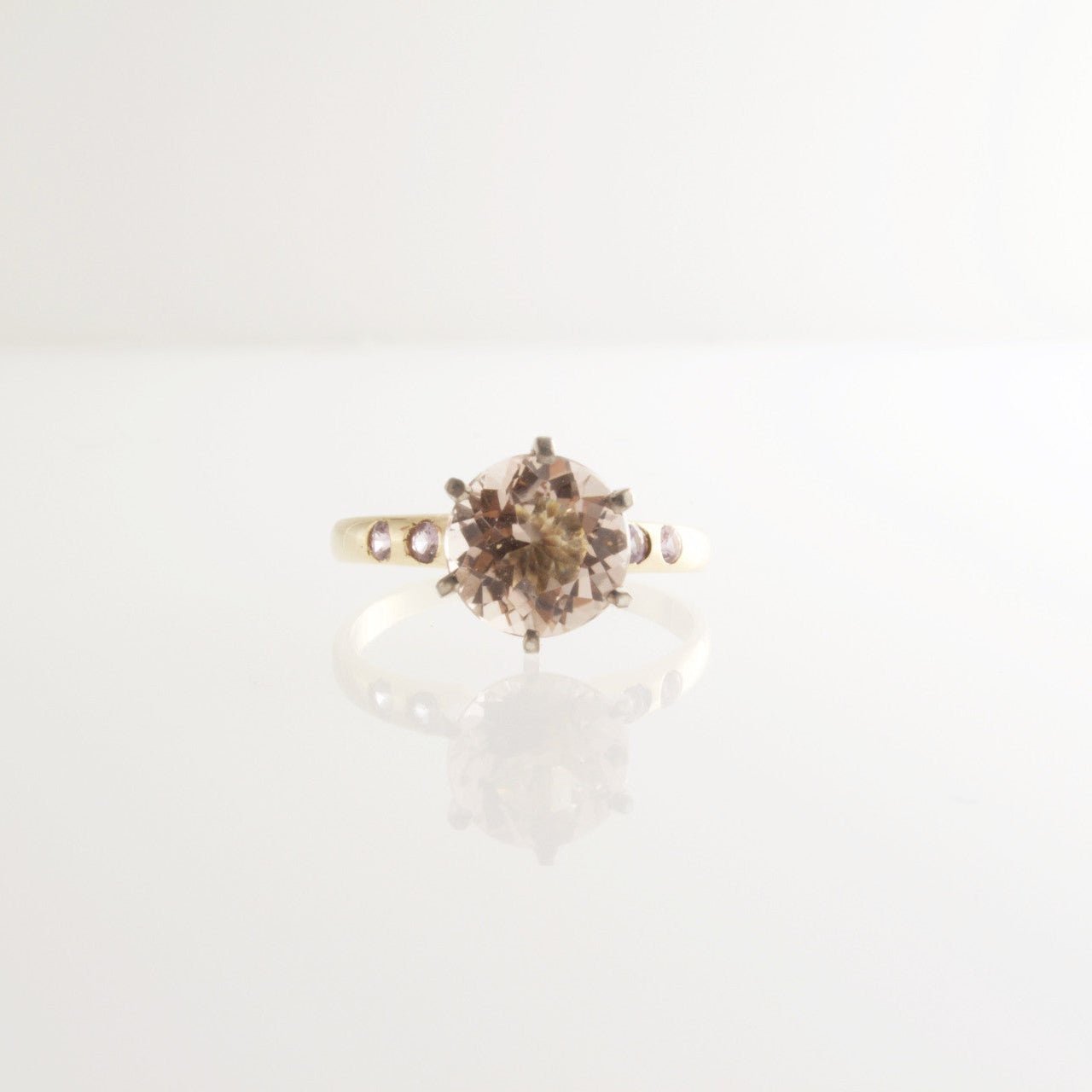 Honey Bee Ring, Morganite & Sapphire | Mikkel Brøgger - Bon Ton goods