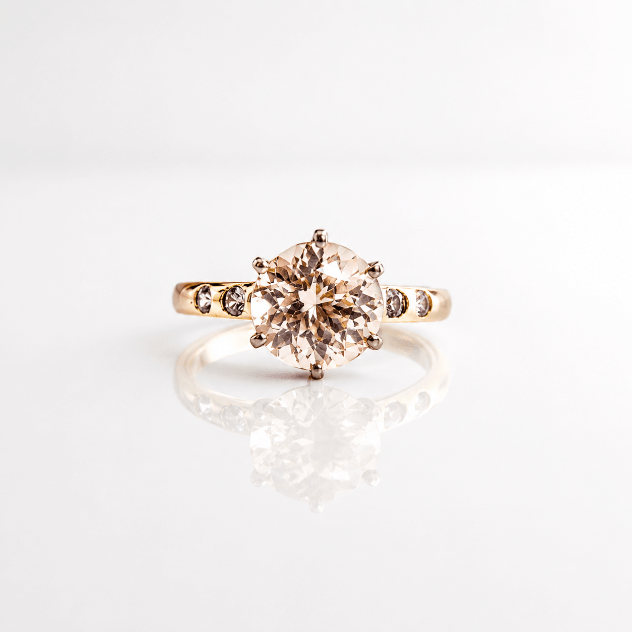 Honey Bee Ring, Morganite & Sapphire | Mikkel Brøgger - Bon Ton goods