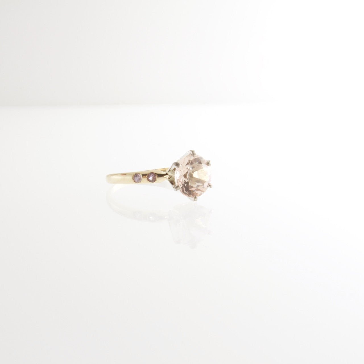 Honey Bee Ring, Morganite & Sapphire | Mikkel Brøgger - Bon Ton goods