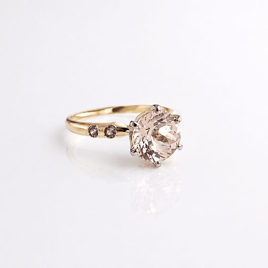 Honey Bee Ring, Morganite & Sapphire | Mikkel Brøgger - Bon Ton goods