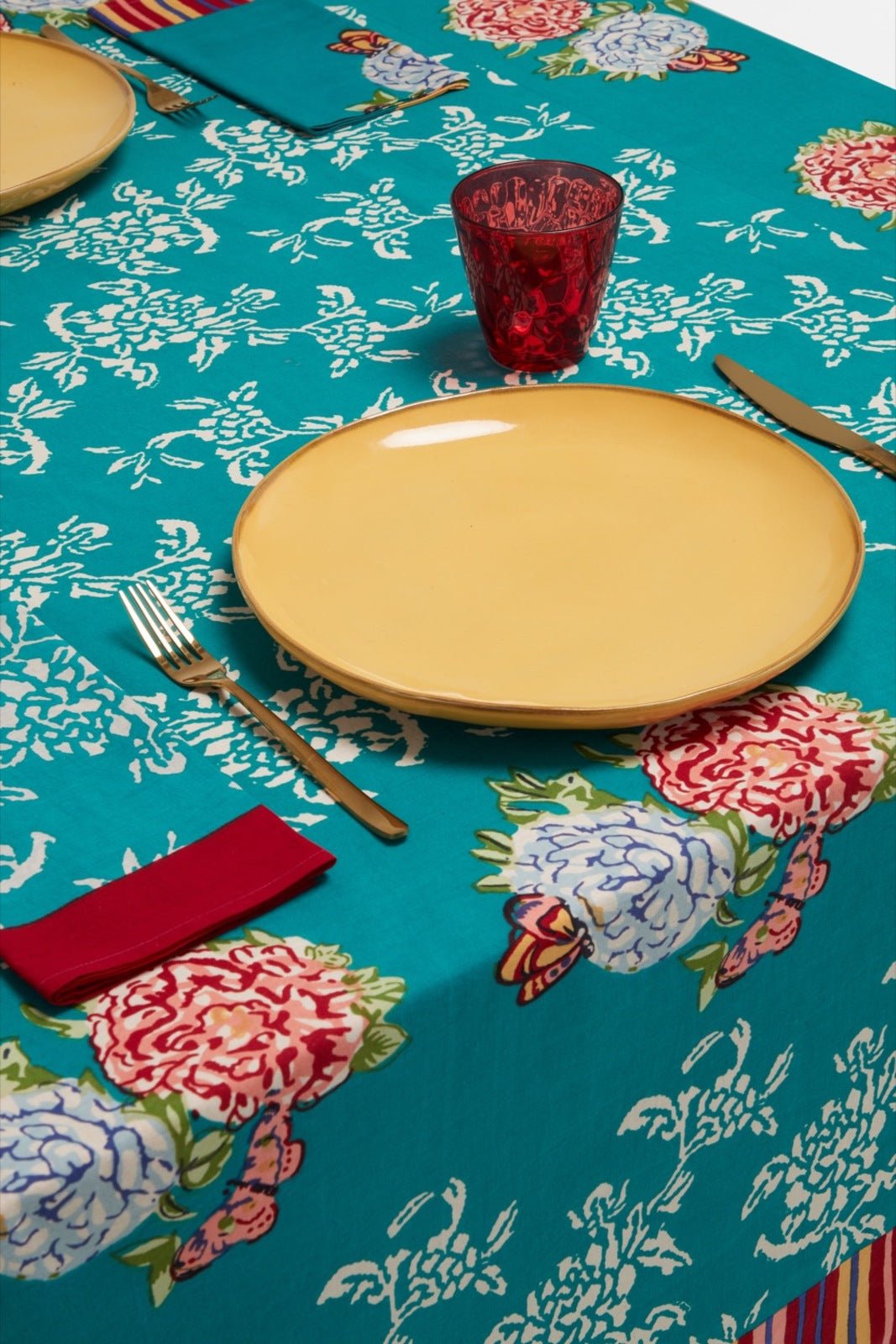 Kandem Queen Green Tablecloth - 220X350 | Lisa Corti - Bon Ton goods