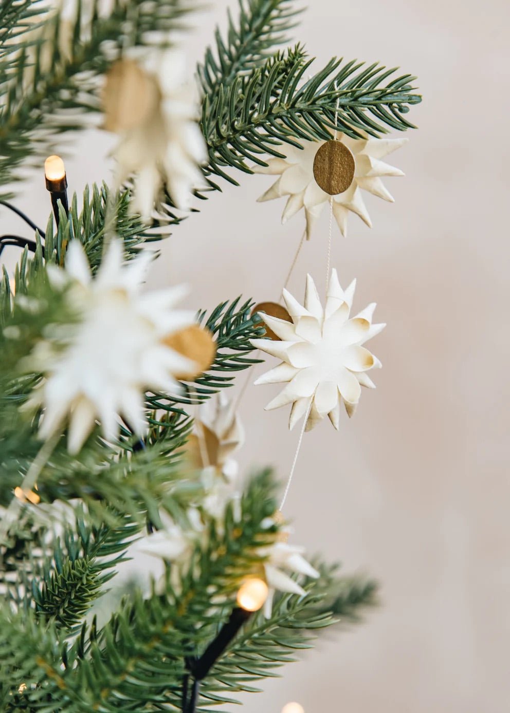 Kotte Christmas Garland with Gold Dots, White by A World of Craft, Swedish-designed handmade Christmas decoration