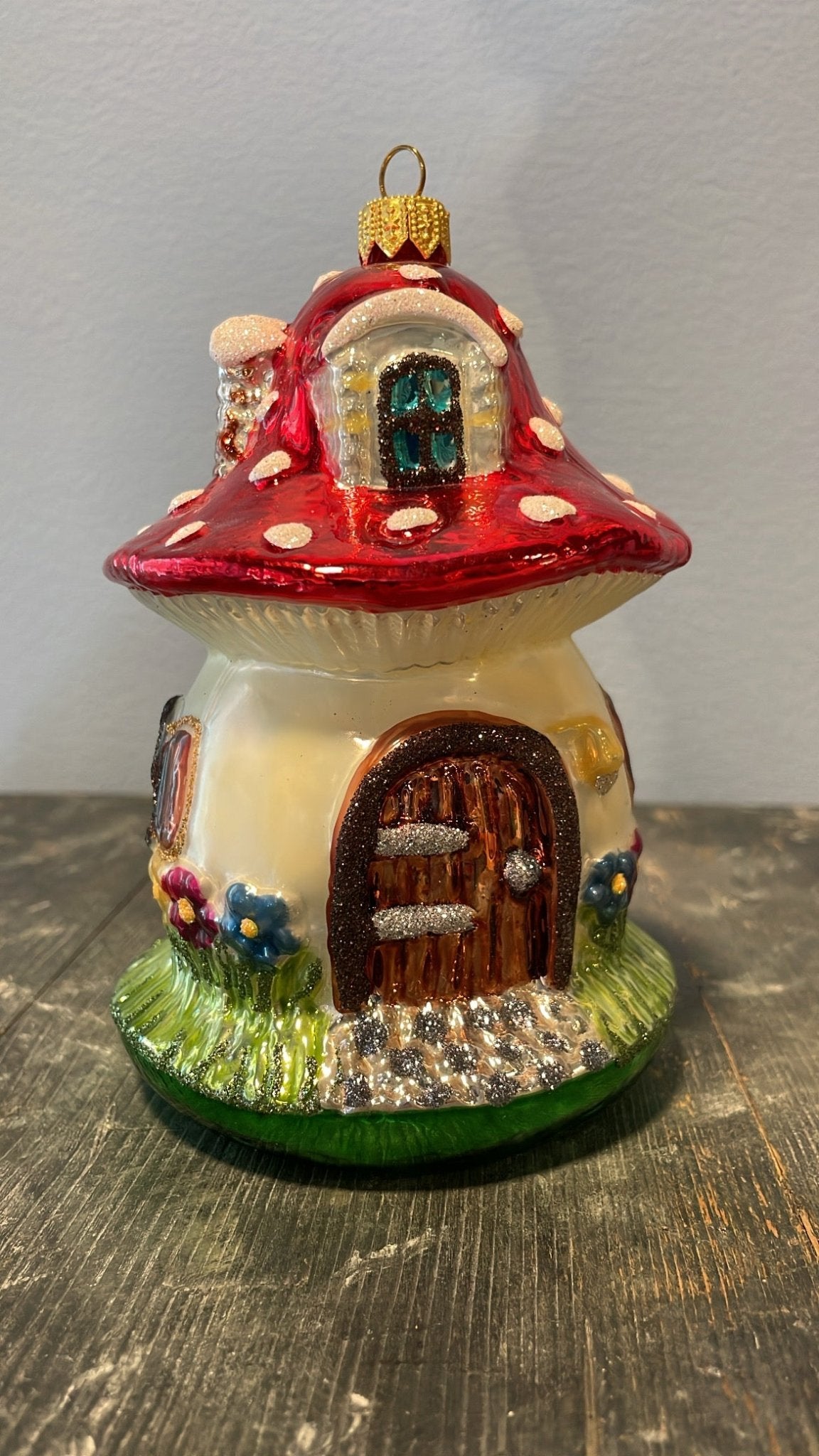 Large Nostalgic Mushroom House with Grass | Nostalgie Christbaumschmuck - Bon Ton goods