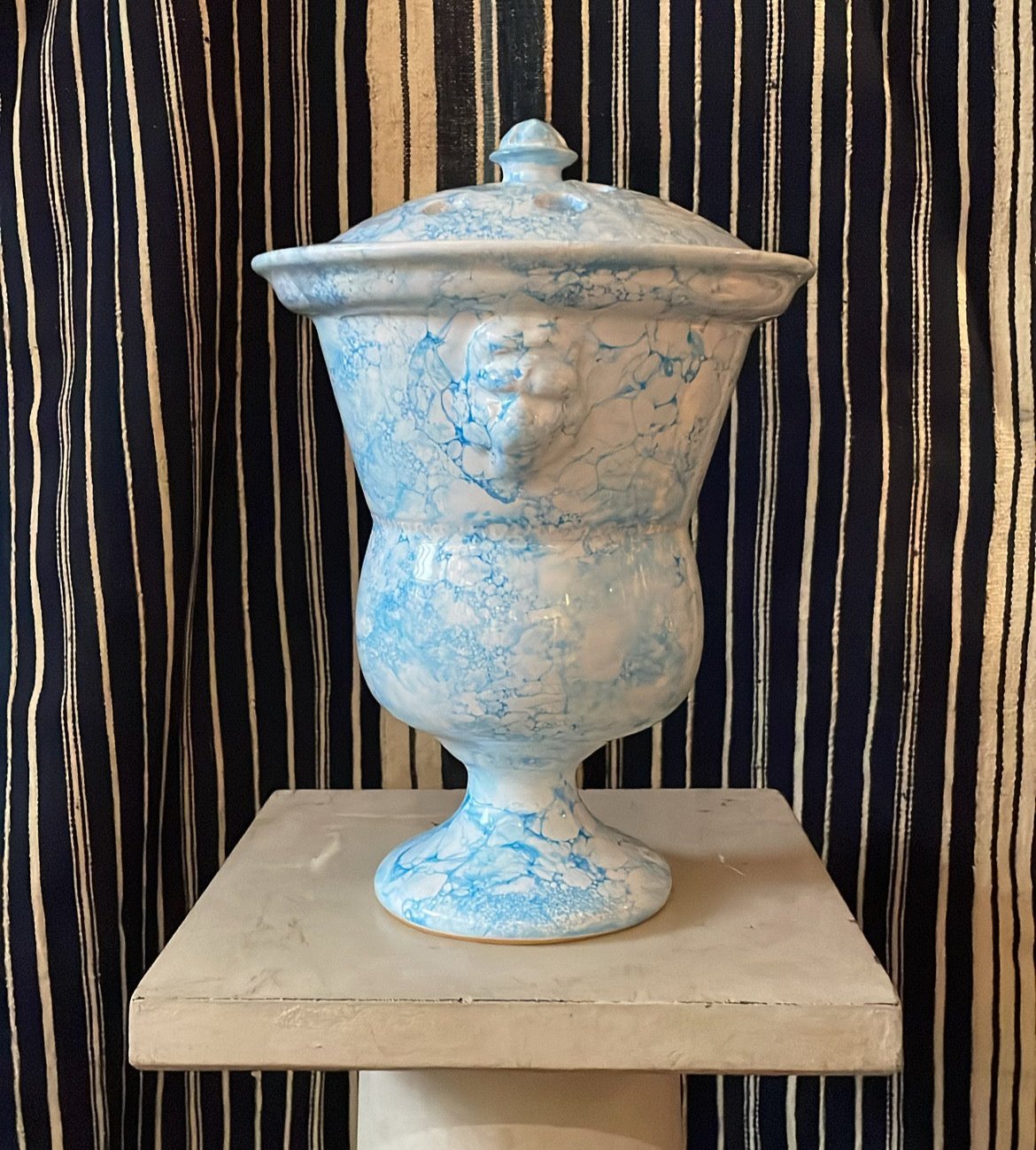 Light Blue Marbleized Bouquetière - Tulipiere Lion Tulip Vase – Large | Handmade by Erik Bendtsen - Bon Ton goods
