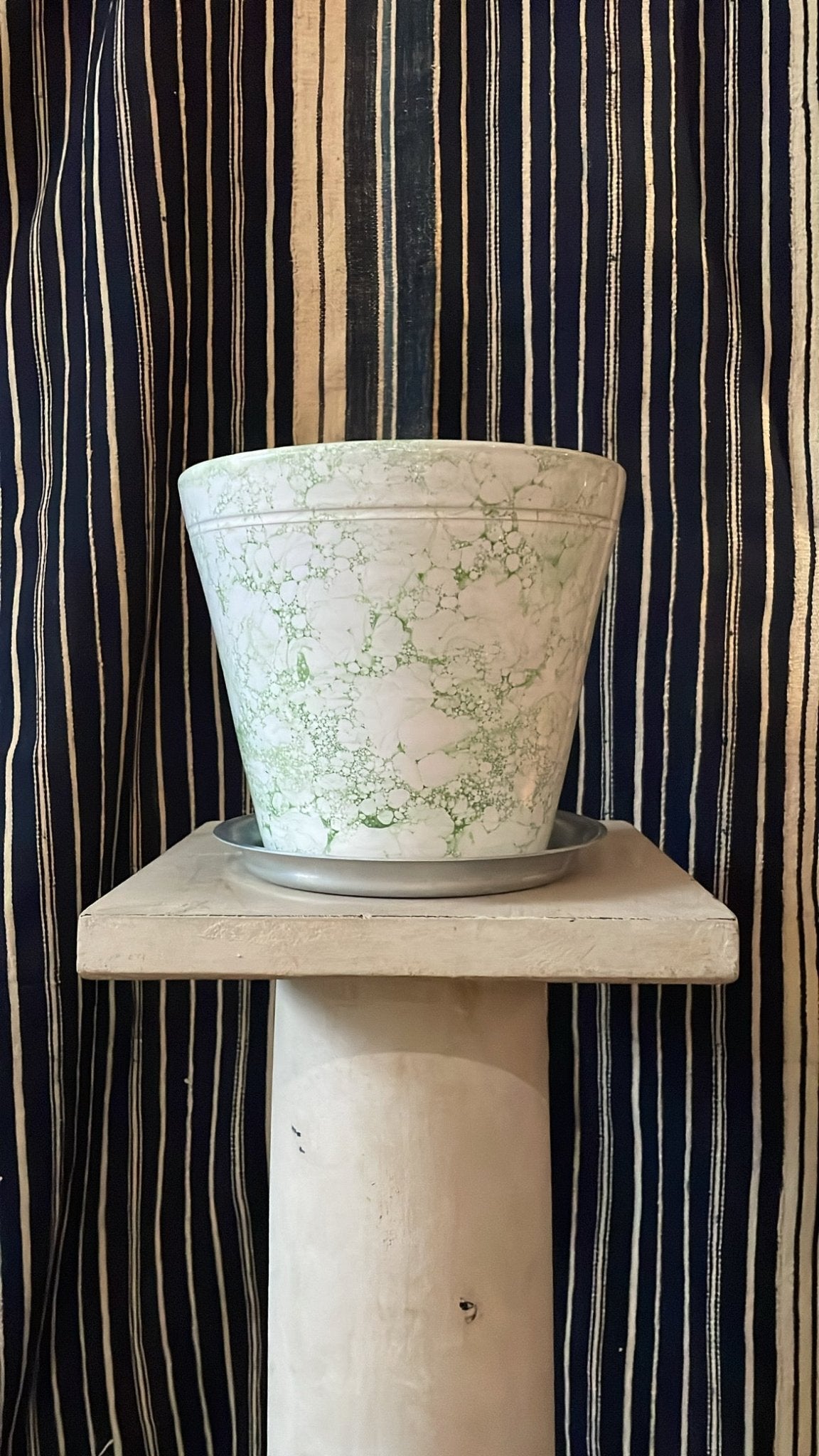 Light Green Bendtsen Pot Marbleized | Handmade Erik Bendtsen Ceramics - Bon Ton goods