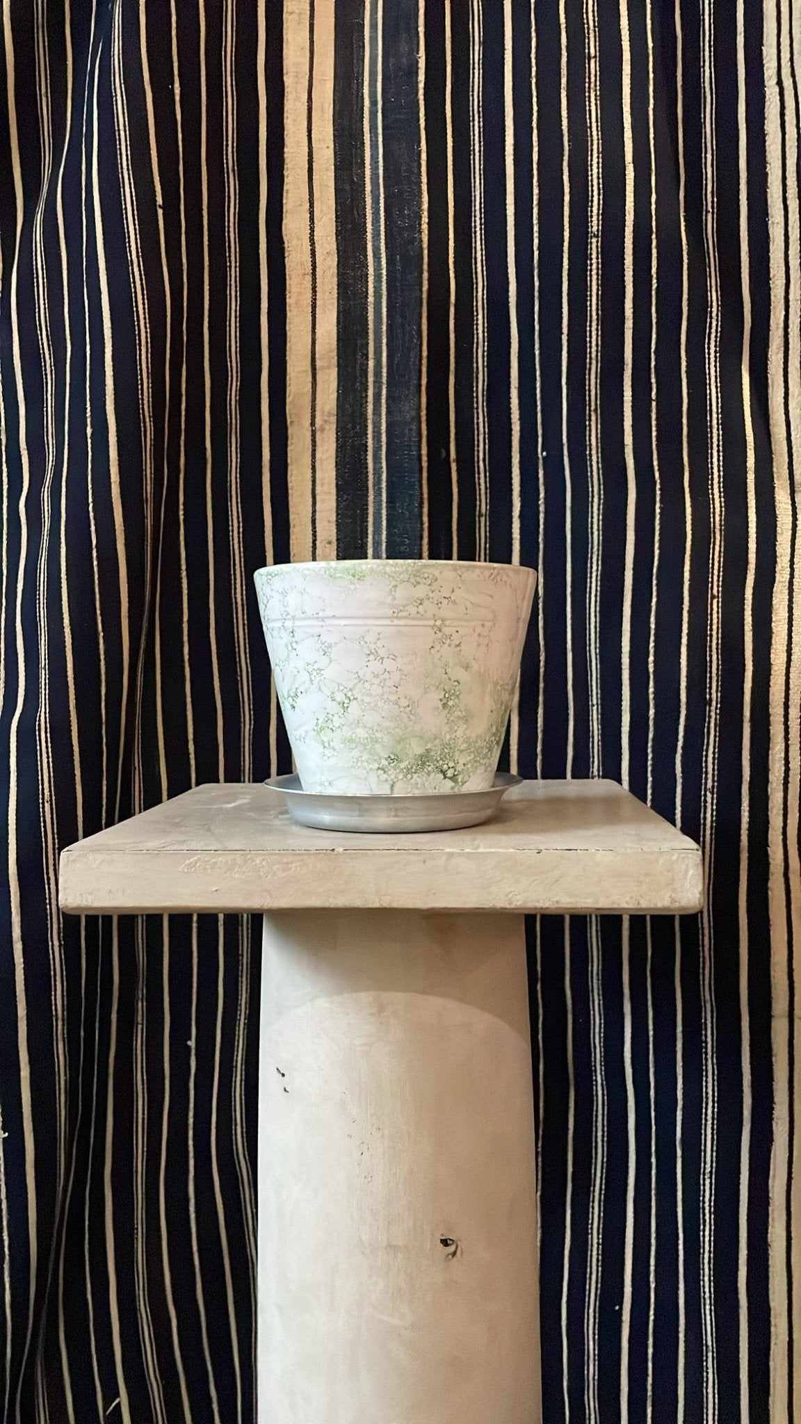 Light Green Bendtsen Pot Marbleized | Handmade Erik Bendtsen Ceramics - Bon Ton goods