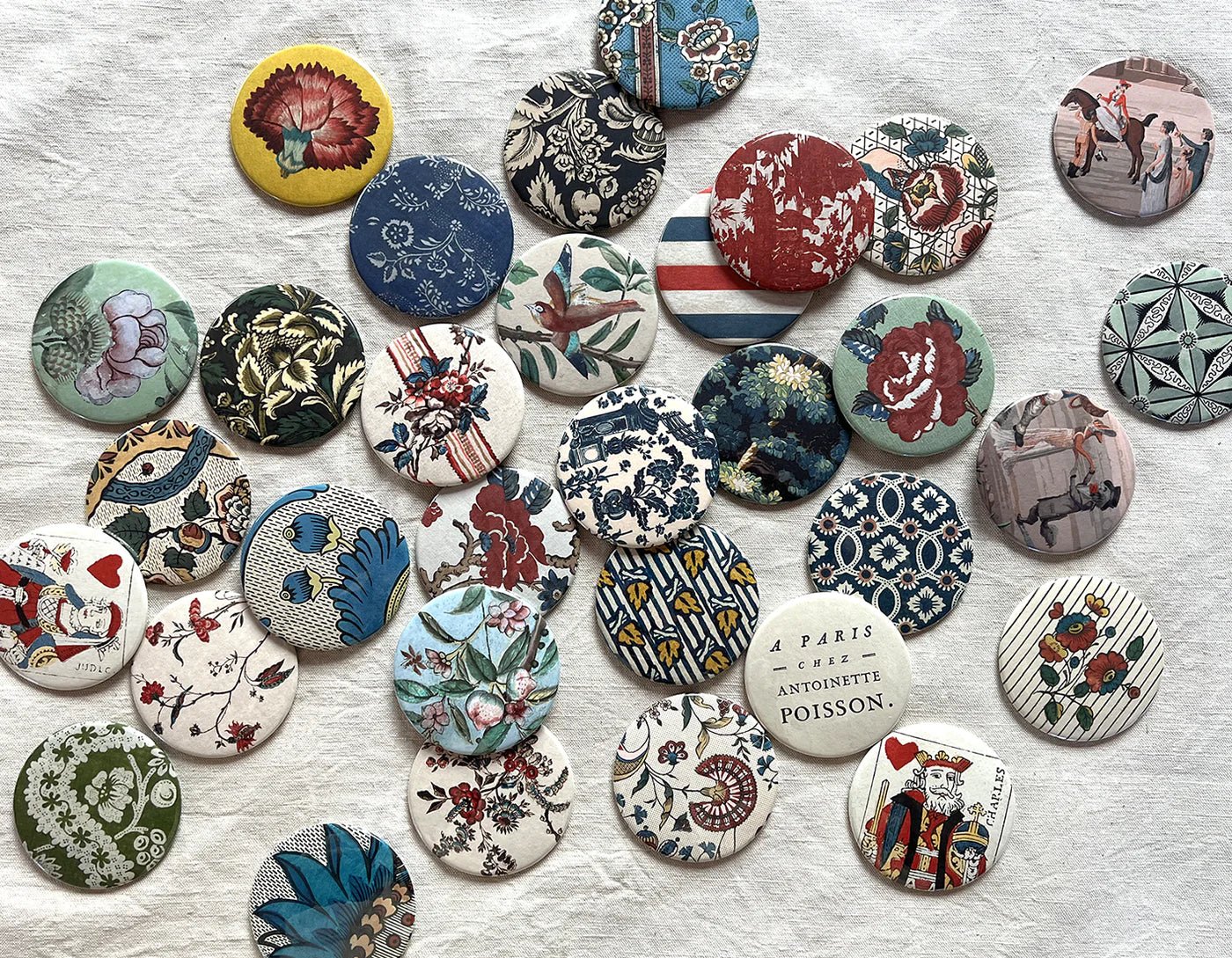 Menuet Pocket Mirror | Antoinette Poisson - Bon Ton goods