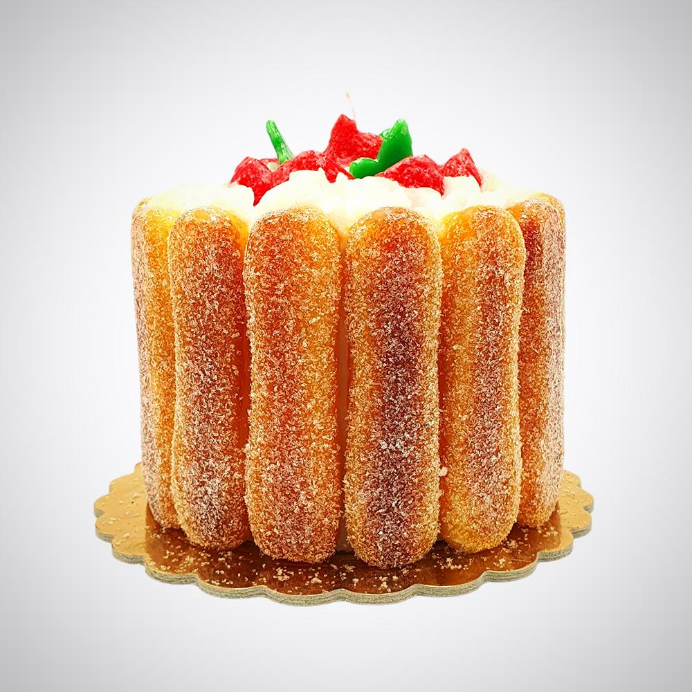 Meringue and Strawberry Cake Wax Candle | Cereria Introna - Bon Ton goods