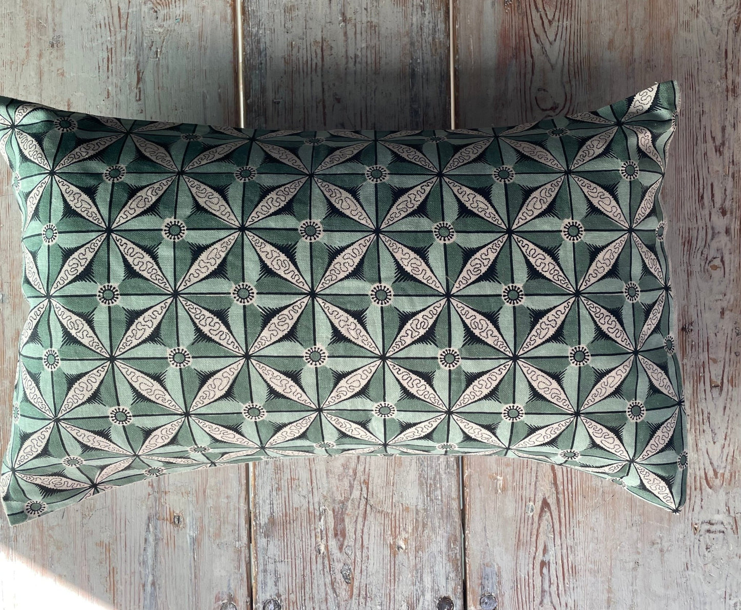 'Mezieres' Vert/Green - Antoinette Poisson Linen Cushion – Domino Paper Design - Bon Ton goods