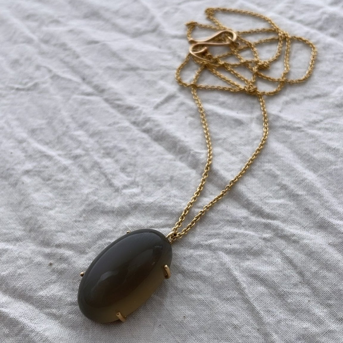 Moonstone Ceylon Oval Pendant | Mikkel Brøgger