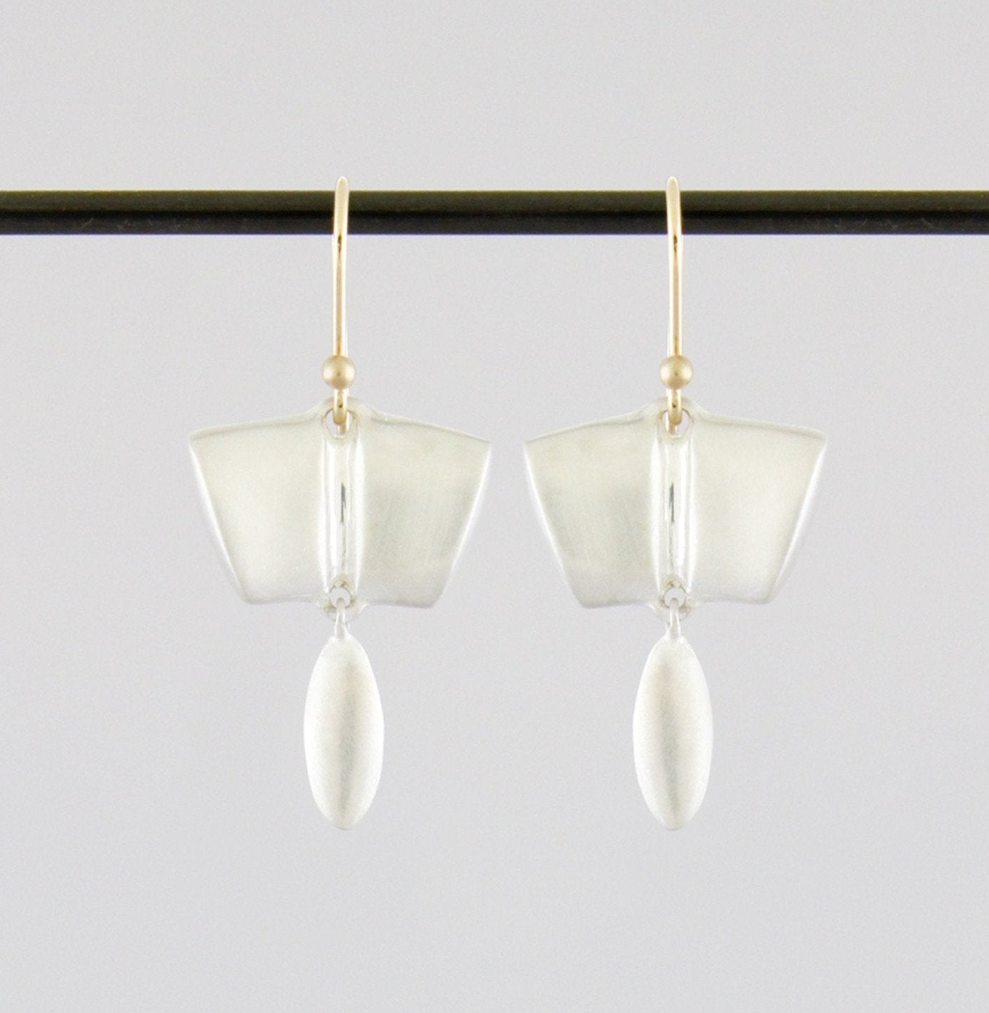 Oval Bar Dangle | Ted Muehling