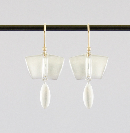 Oval Bar Dangle | Ted Muehling