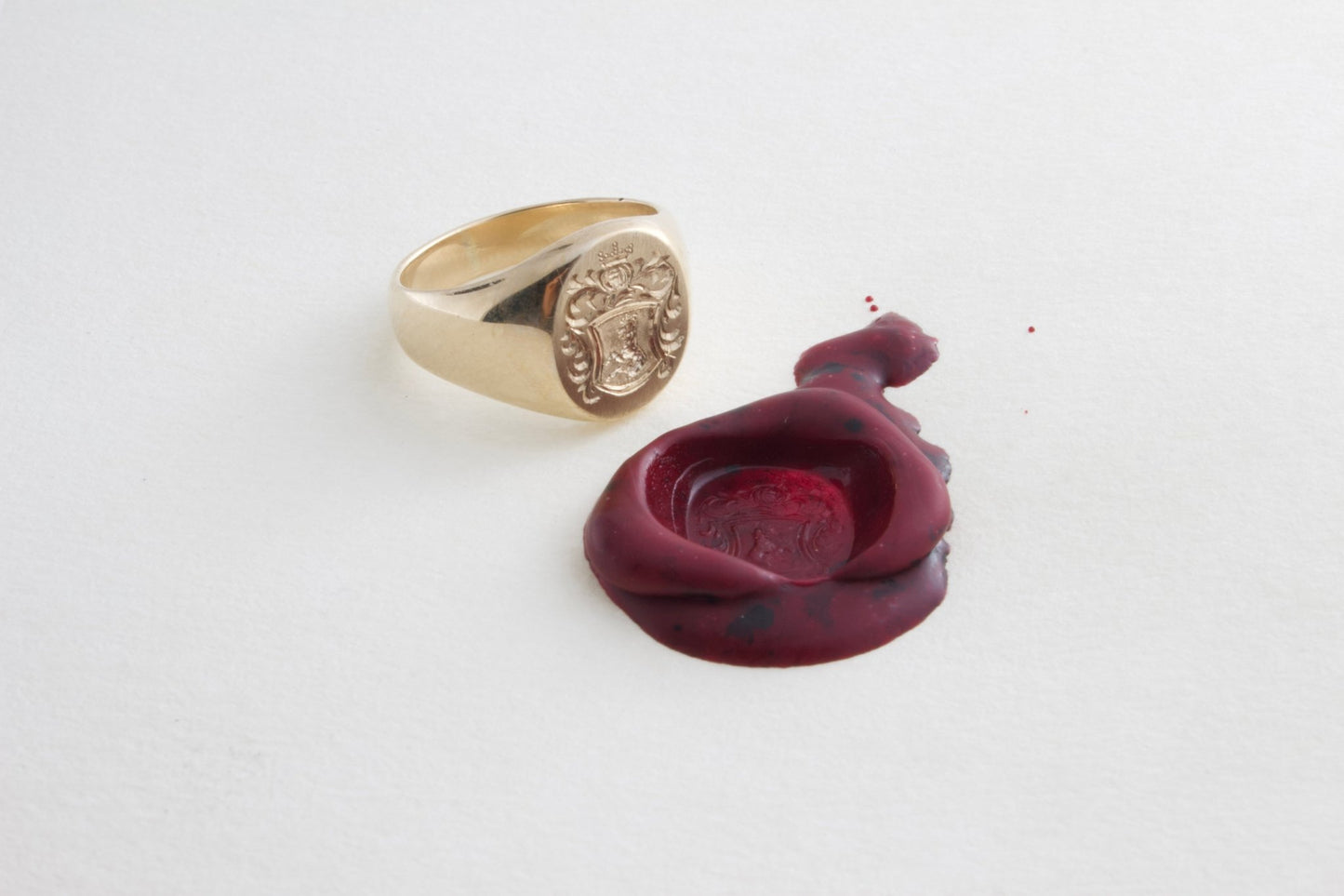 Oval Signet Ring | Mikkel Brøgger: Exclusive Pre-Order - Bon Ton goods