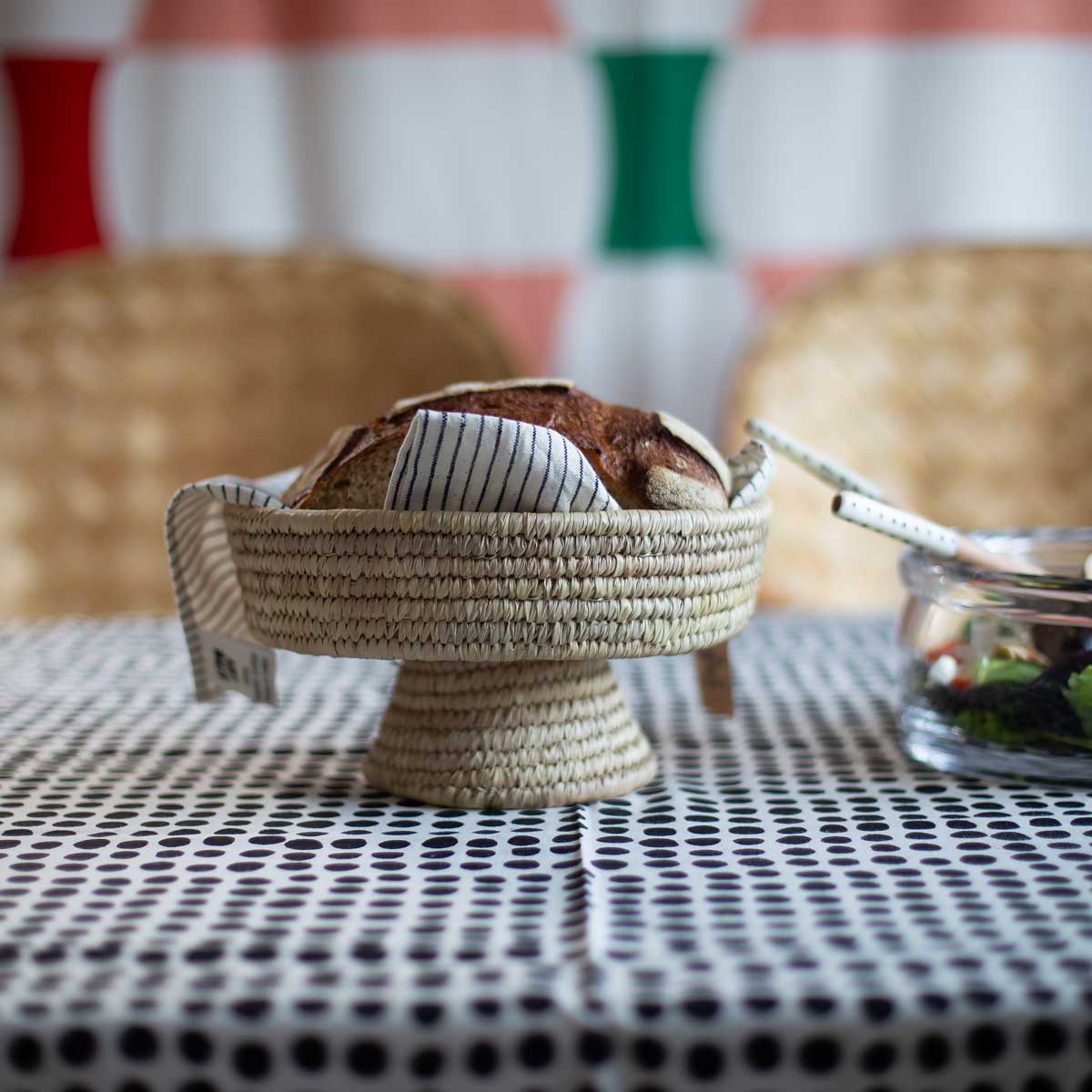 PALM CAKE natural woven pedestal tray