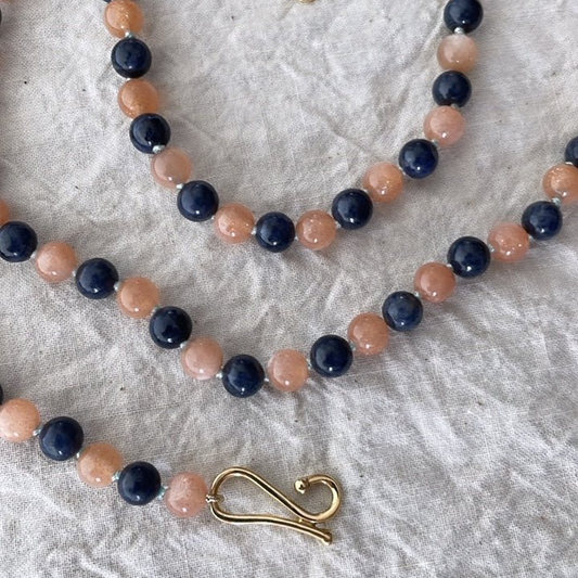Peach Moonstone & Blue Sapphire Bead Necklace | Mikkel Brøgger