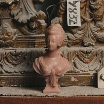 Queen Marie-Antoinette Bust Rose | Trudon - BON TON goods