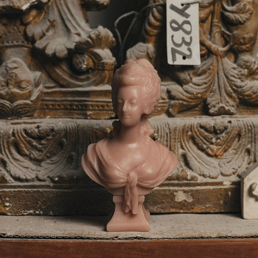 Queen Marie-Antoinette Bust Rose | Trudon - Bon Ton goods