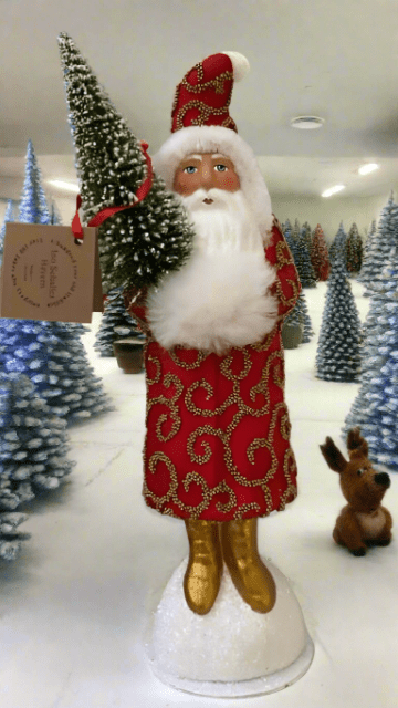 Santa no. 19 - Red Coat with Gold Beaded Decoration | Ino Schaller - Bon Ton goods