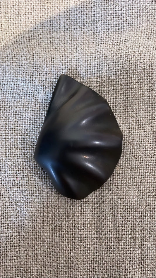 Scallop Shell Pin - Bon Ton goods