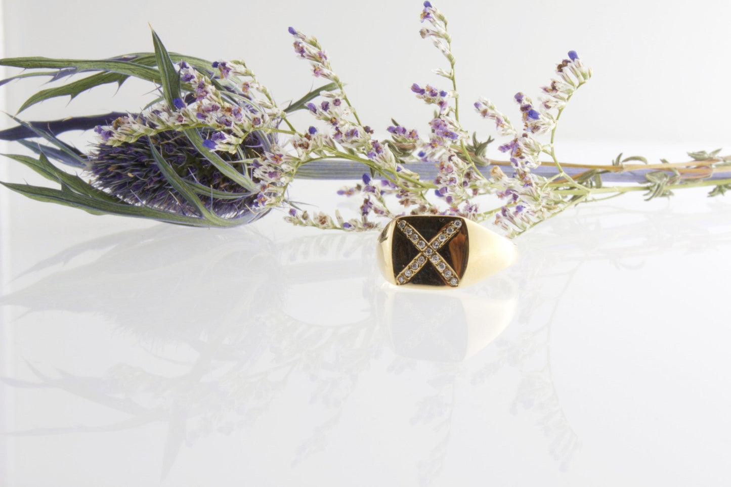 Signet Diamond X Ring | Mikkel Brøgger - Bon Ton goods