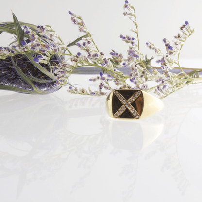 Signet Diamond X Ring | Mikkel Brøgger - Bon Ton goods