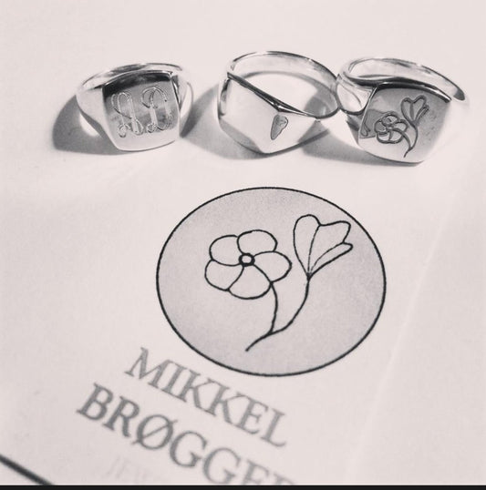 Signet Ring - Classic - Bon Ton goods