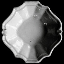 Load image into Gallery viewer, Small Régence Fruit Bowl - Bon Ton goods
