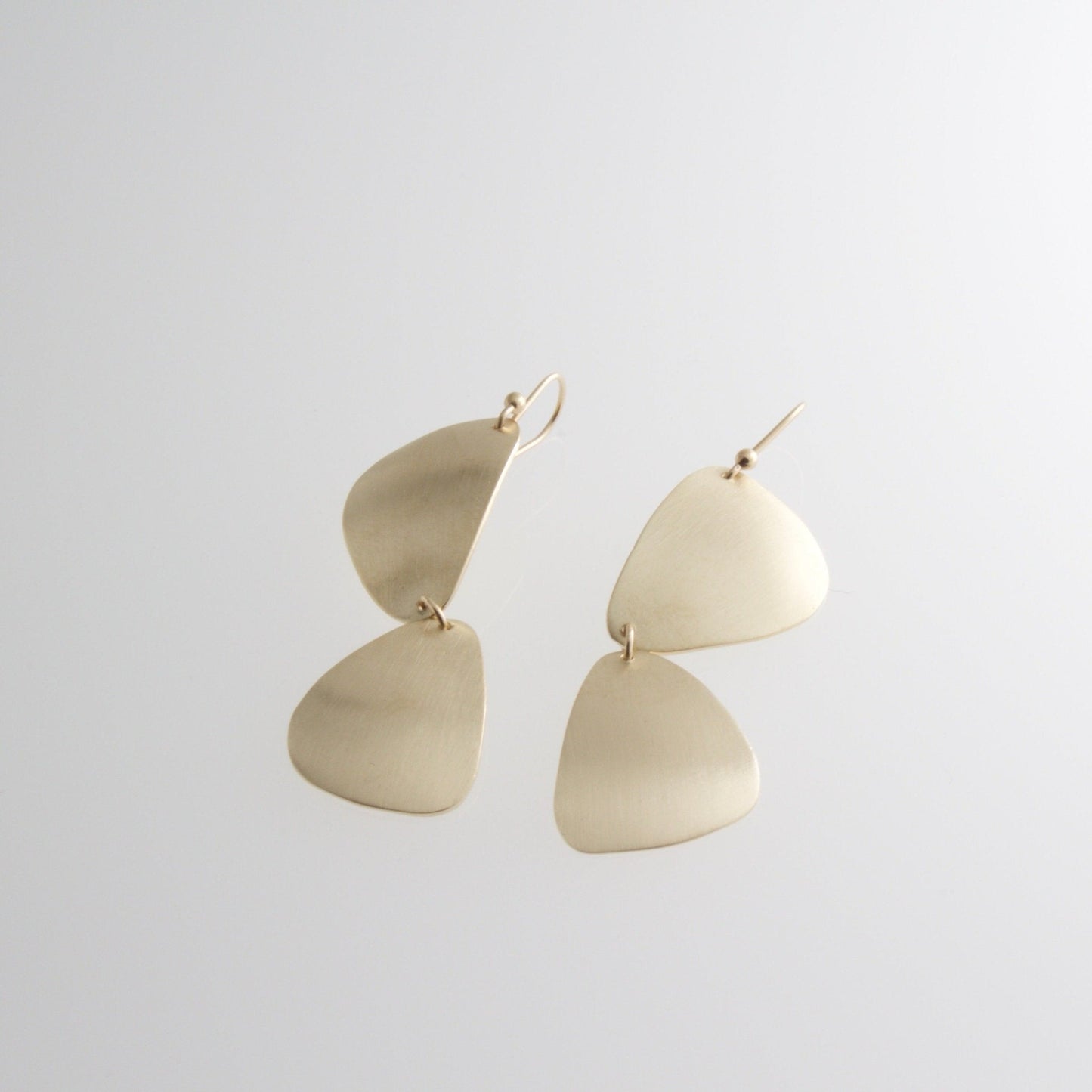 Stone Agnes Gold Earrings | Mikkel Brøgger: Exclusive Pre-Order - Bon Ton goods