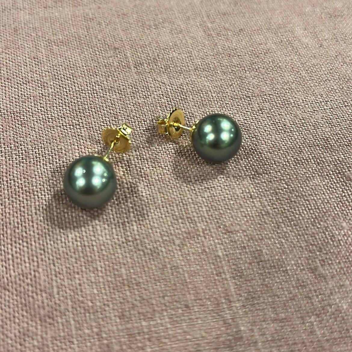 Tahitian Round Pearl Earrings | Mikkel Brøgger - Bon Ton goods