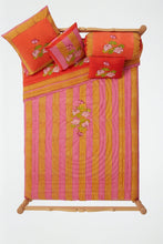 Load image into Gallery viewer, Tea Flower - Reversible Quilt - Bon Ton goods
