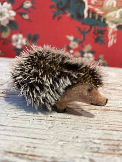 Tiny Hedgehog | Ino Schaller - Bon Ton goods