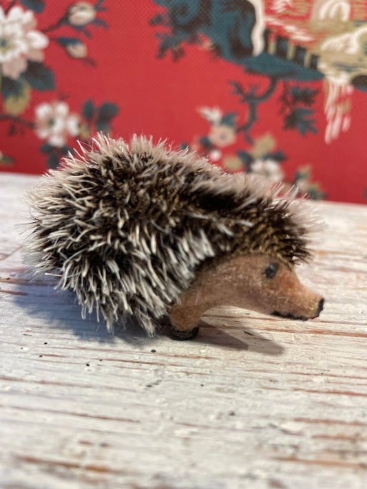 Tiny Hedgehog | Ino Schaller - Bon Ton goods