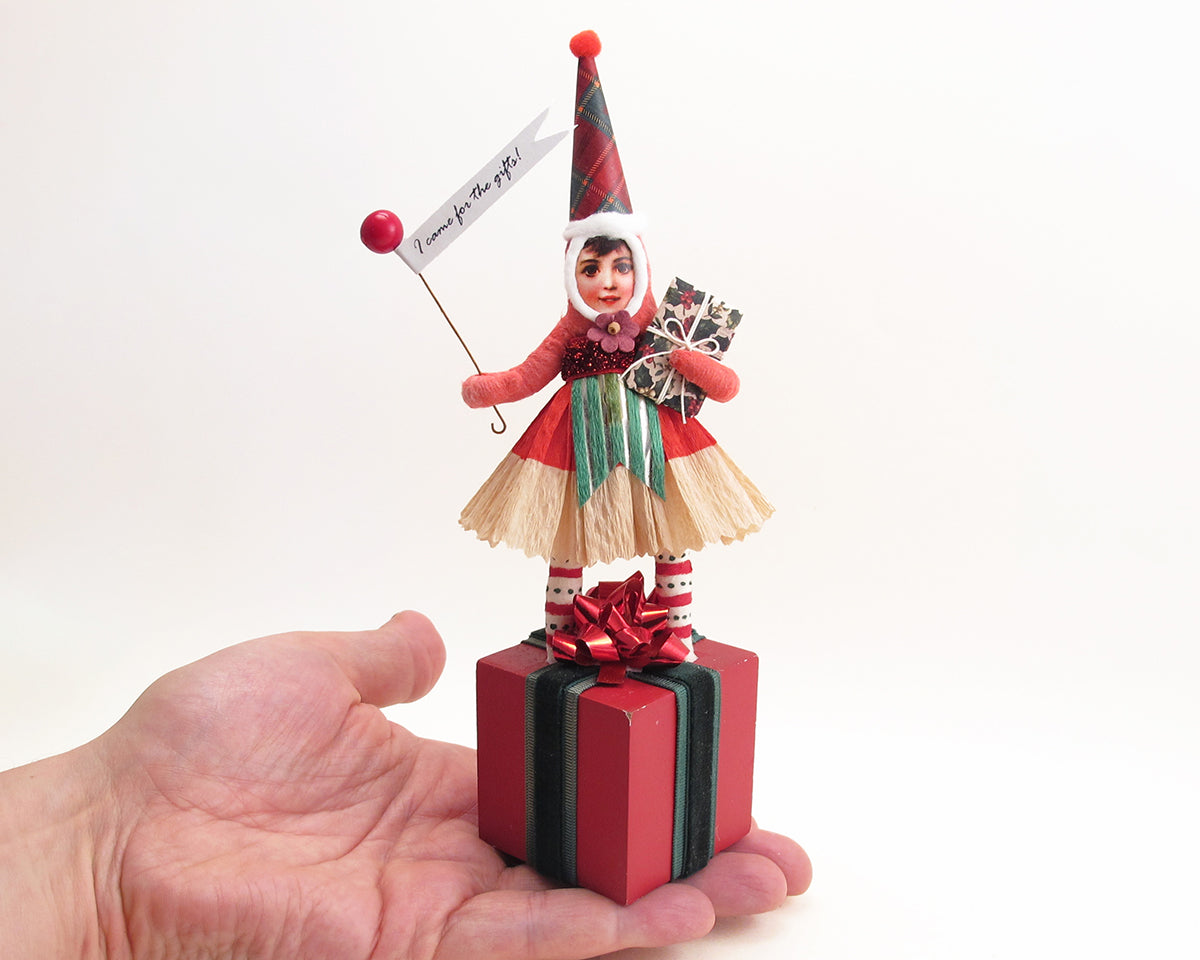 Xmas Girl Standing On Present Figure — view 2