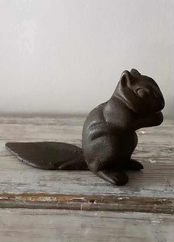 Vintage Cast Iron Beaver Doorstop - Bon Ton goods