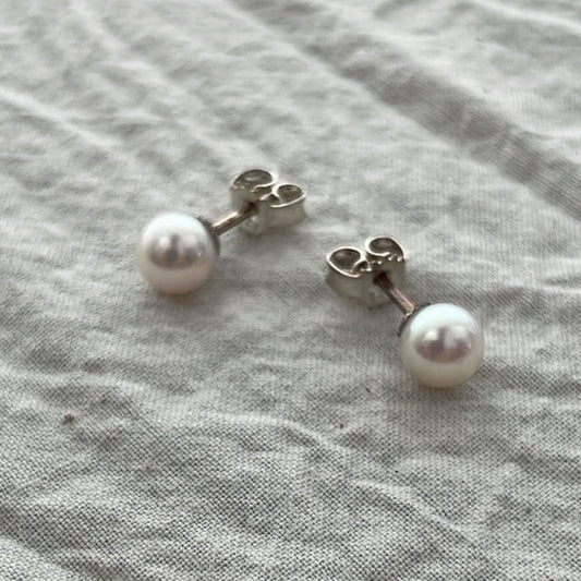 White Pearl Stud Earrings | Mikkel Brøgger - Bon Ton goods