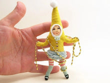 Load image into Gallery viewer, Yellow Decorating Elf - Bon Ton goods
