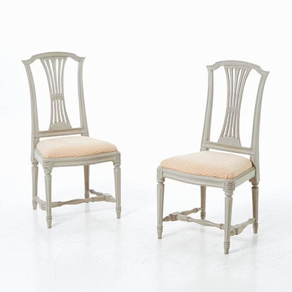 Swedish Gustavian Style Dining Table with Two Leaves and Six Chairs